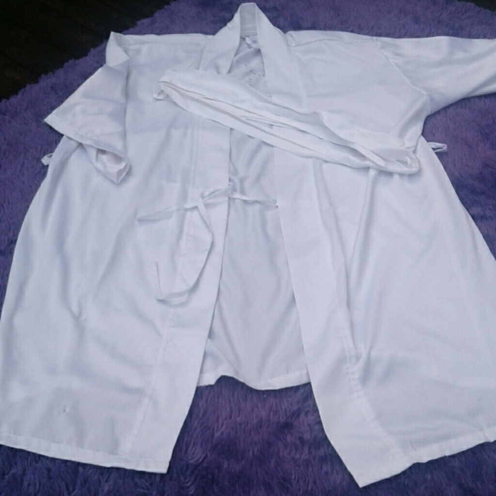 Short Bride Robe - Picture 2 of 4